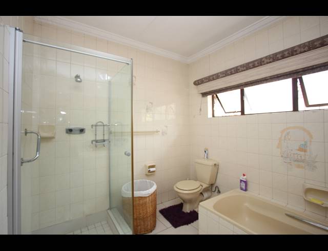 5 BEDROOM HOUSE TO LET IN BEDFORD GARDENS